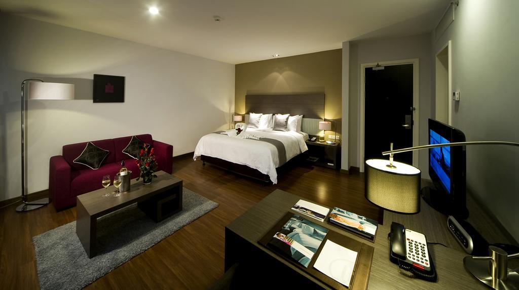 Hotel Pullman Kuching Exterior foto Deluxe Studio